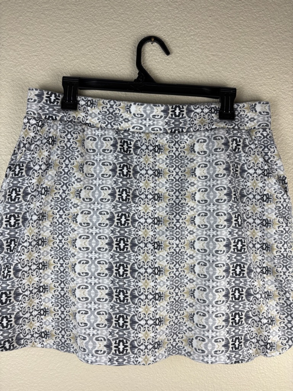 Croft & Barrow Cotton Skort Light Gray and White Tan Pattern Pockets Size L